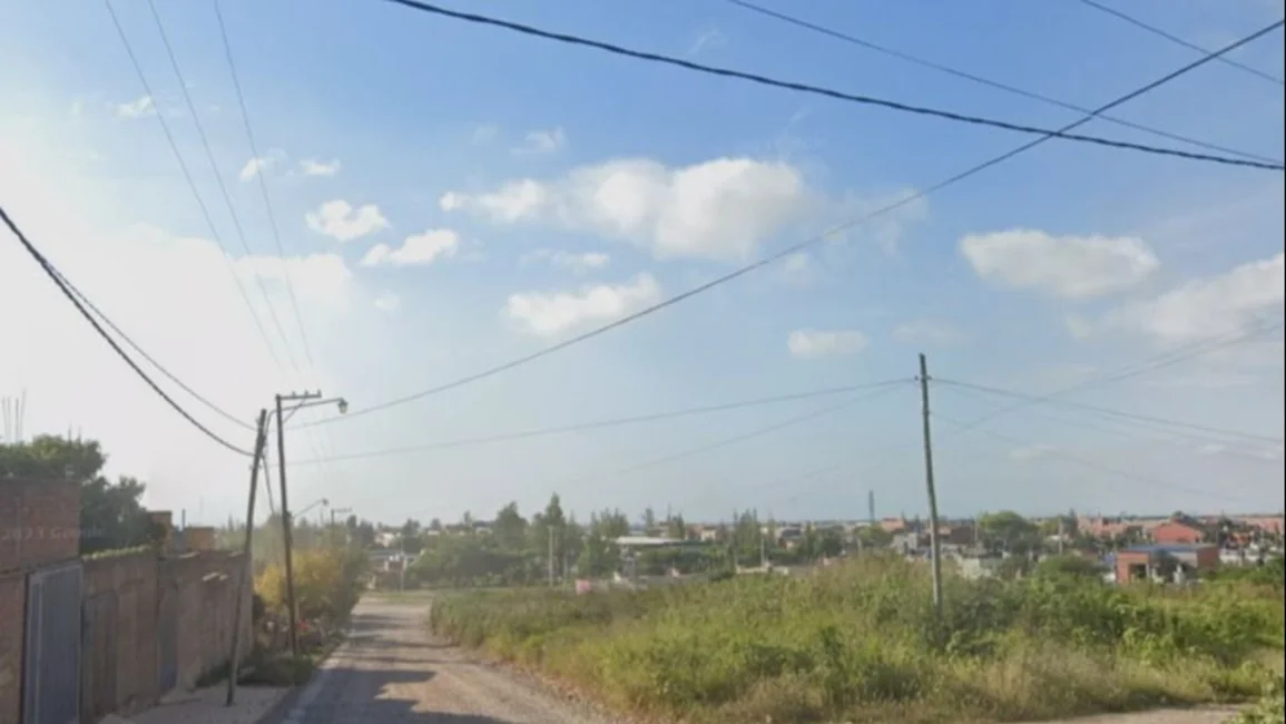 A punta de pistola robaron un vehículo 