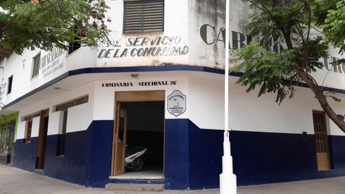 Presos rompieron una pared para ver un partido de fútbol