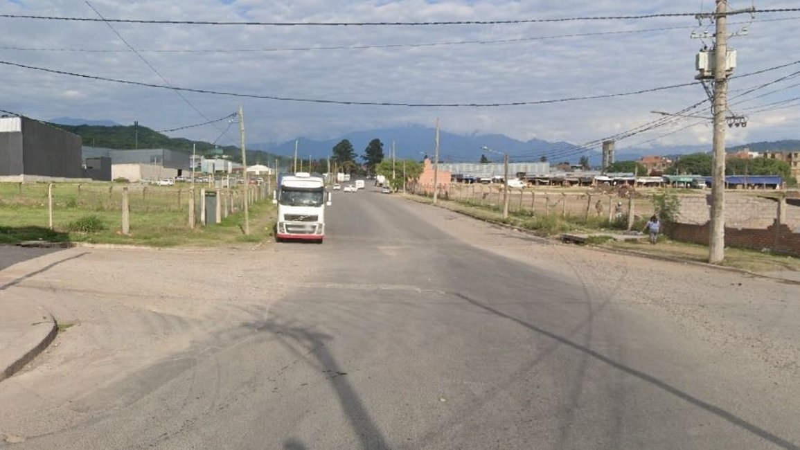 Sustrajeron mercadería de un camión de carga