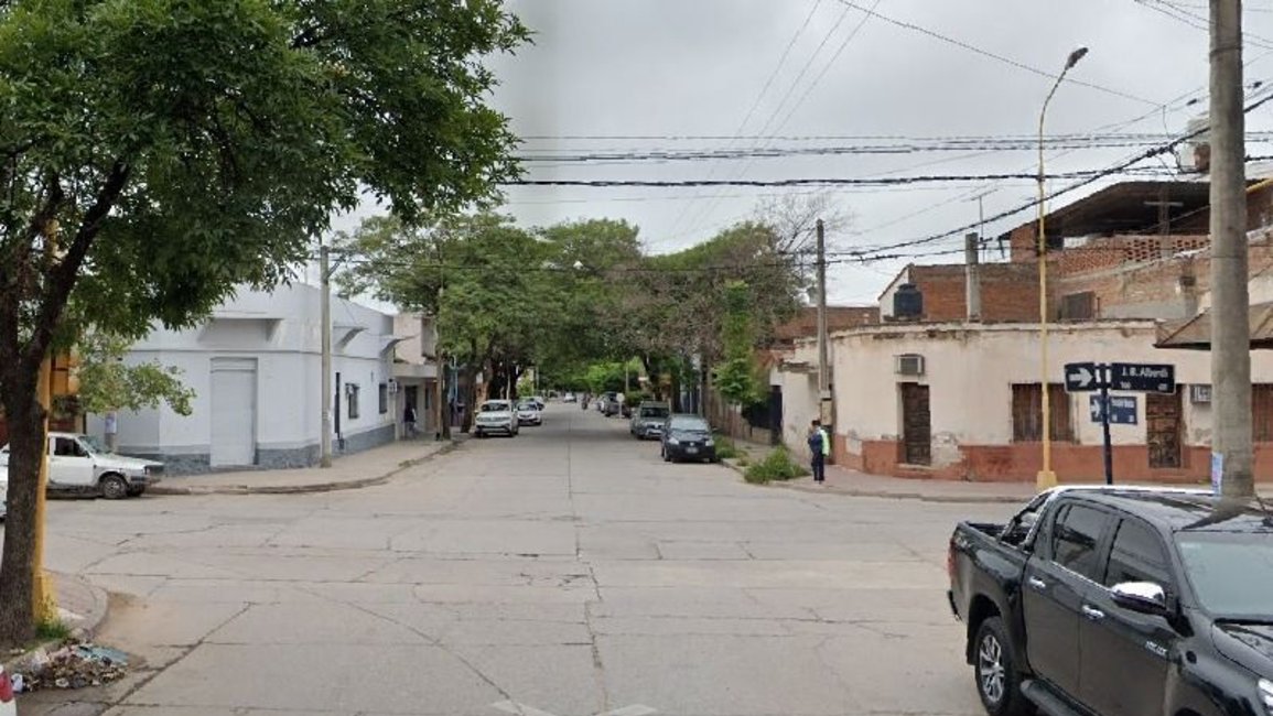 Salía de un cajero y le robaron