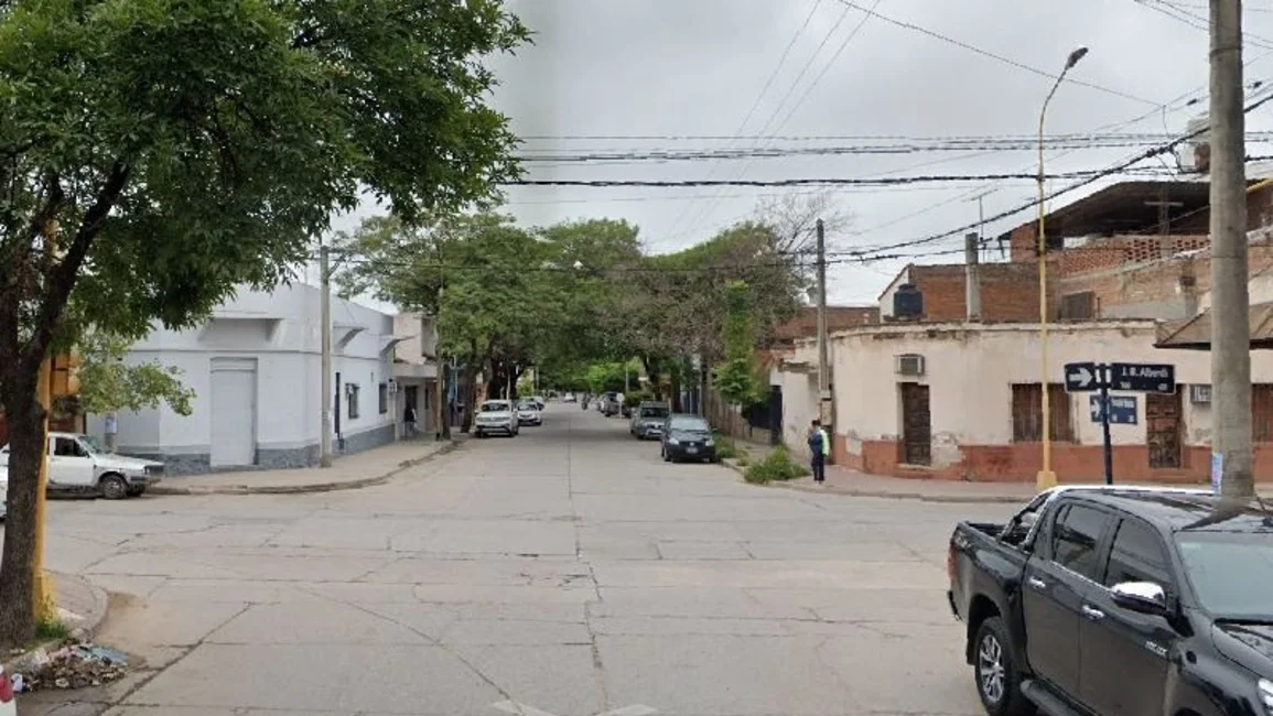 Salía de un cajero y le robaron