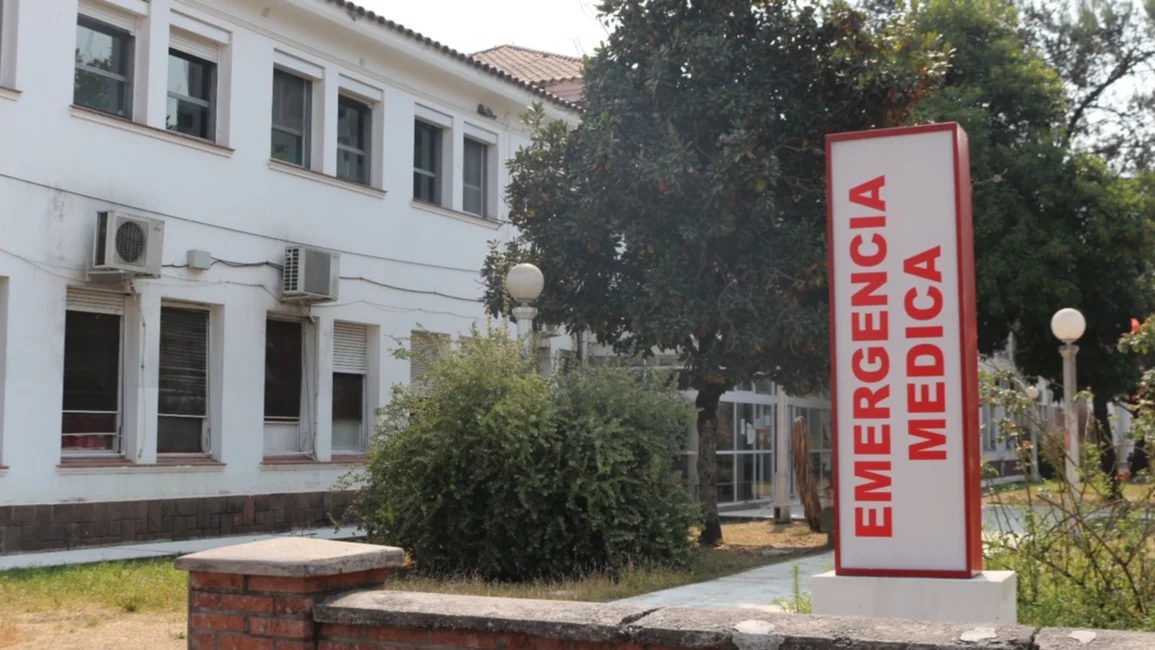 Motociclista hospitalizado tras ser atropellado por un auto