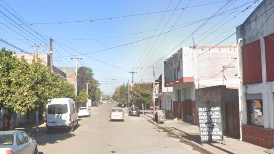 Violentaron la entrada de una pizzería para robar bienes