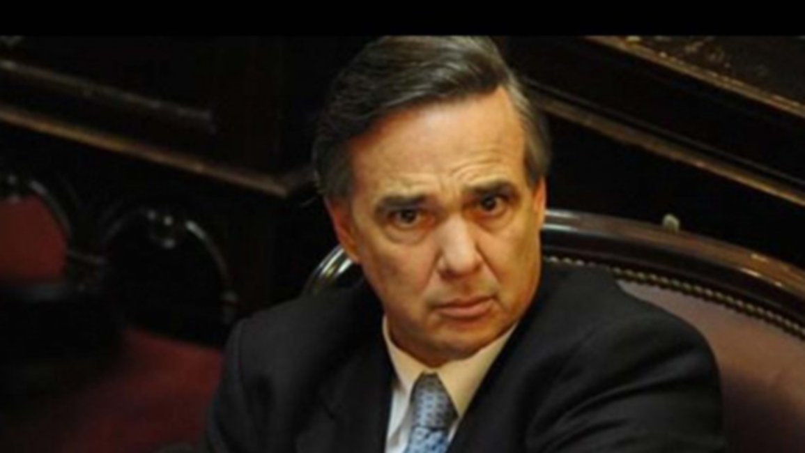 Senadores opositores piden mesa de diálogo