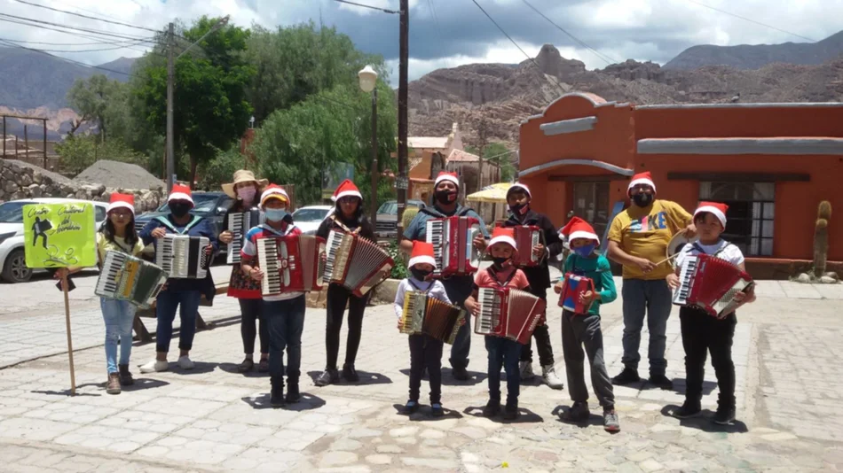 Los villancicos inundan las calles de la Quebrada
