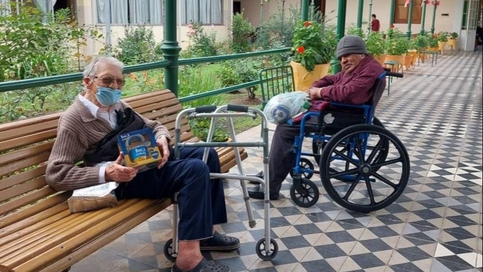 Dulce Navidad para los abuelos del hogar