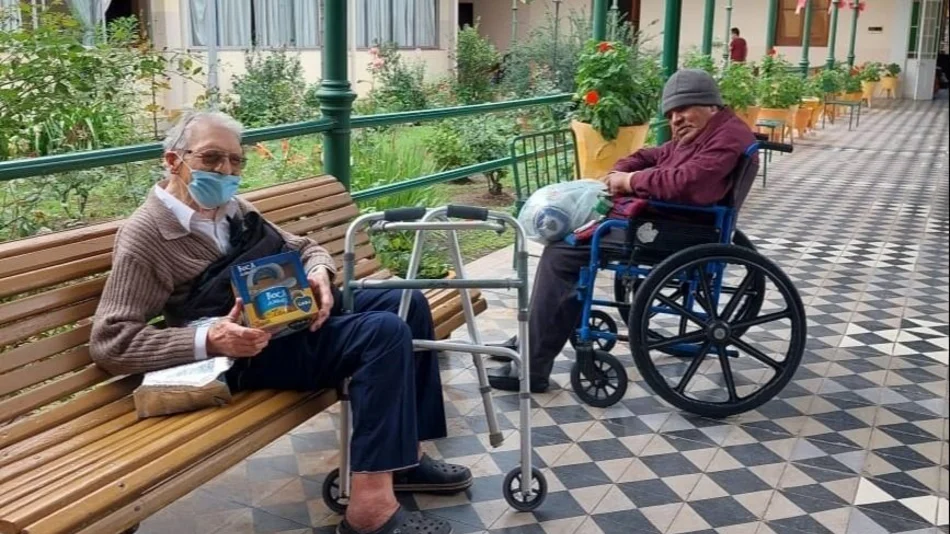 Dulce Navidad para los abuelos del hogar