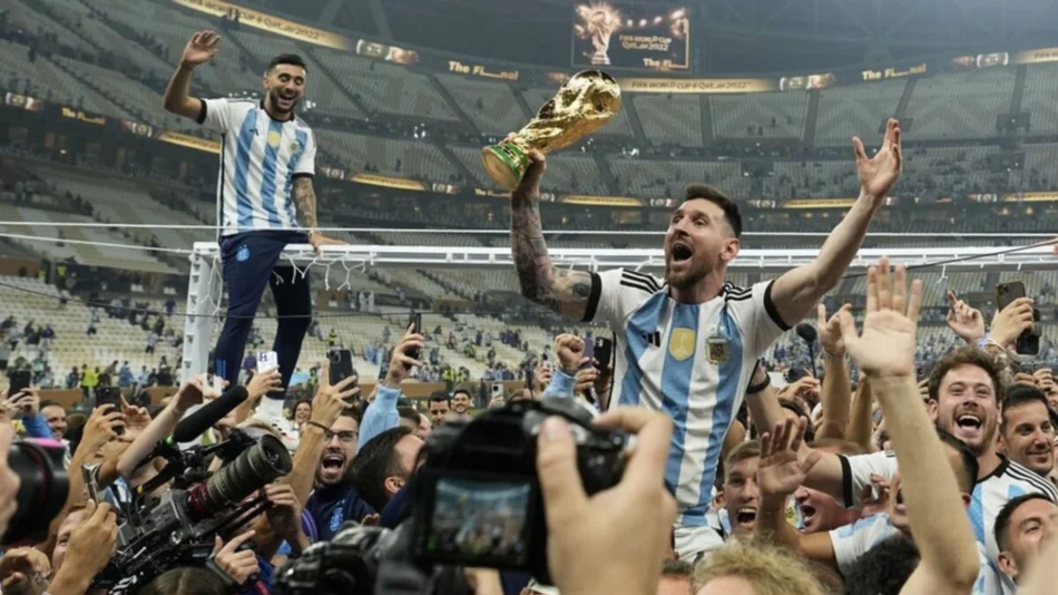 Messi elegido el mejor futbolista del 2022 por el diario inglés The Guardian