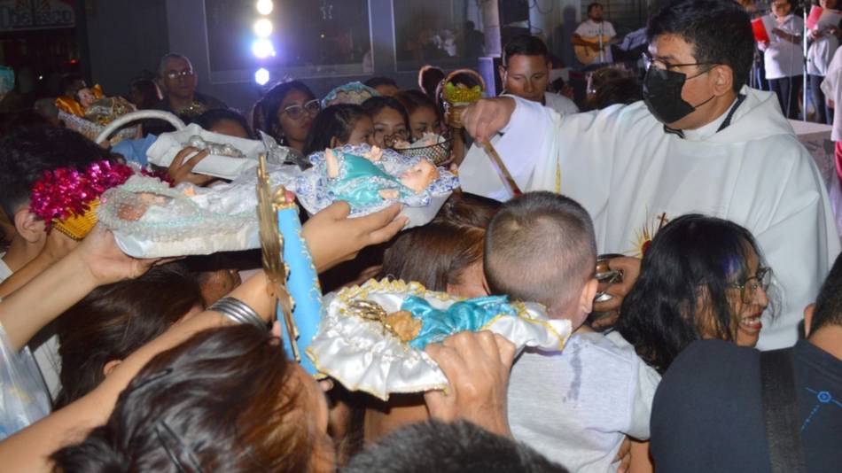 Feligresía sampredeña celebró el nacimiento del Niño Dios