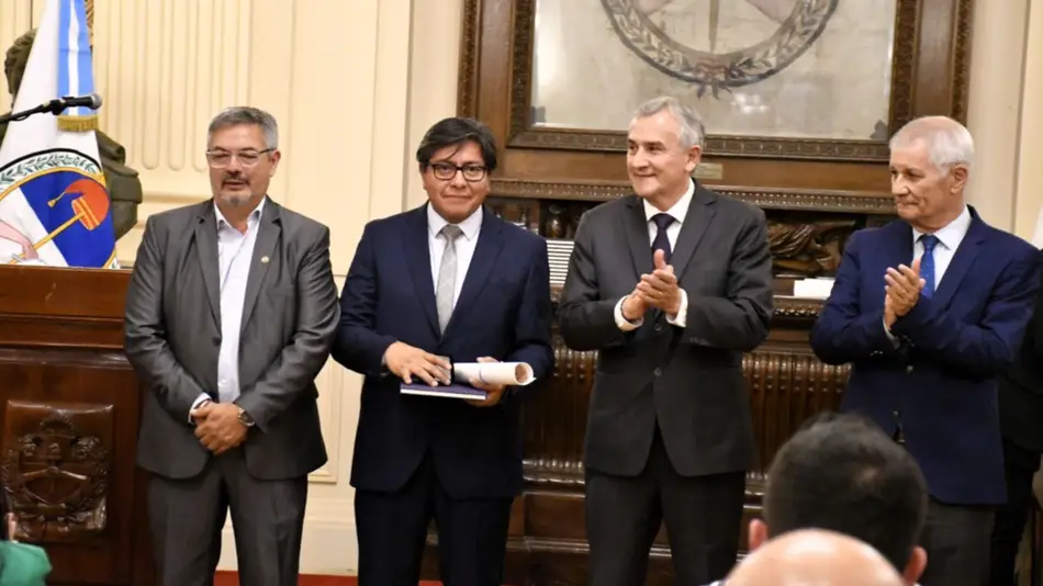 Entregaron diplomas y medallas a convencionales constituyentes