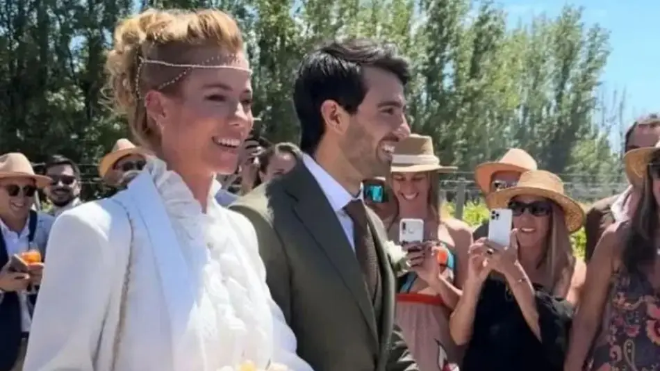 Nicole Neumann anunció que está embarazada en medio de su boda